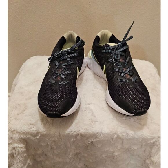Nike Women's Renew Run Black Volt Glacier Ice Sneakers Size 10 - Picture 3 of 9